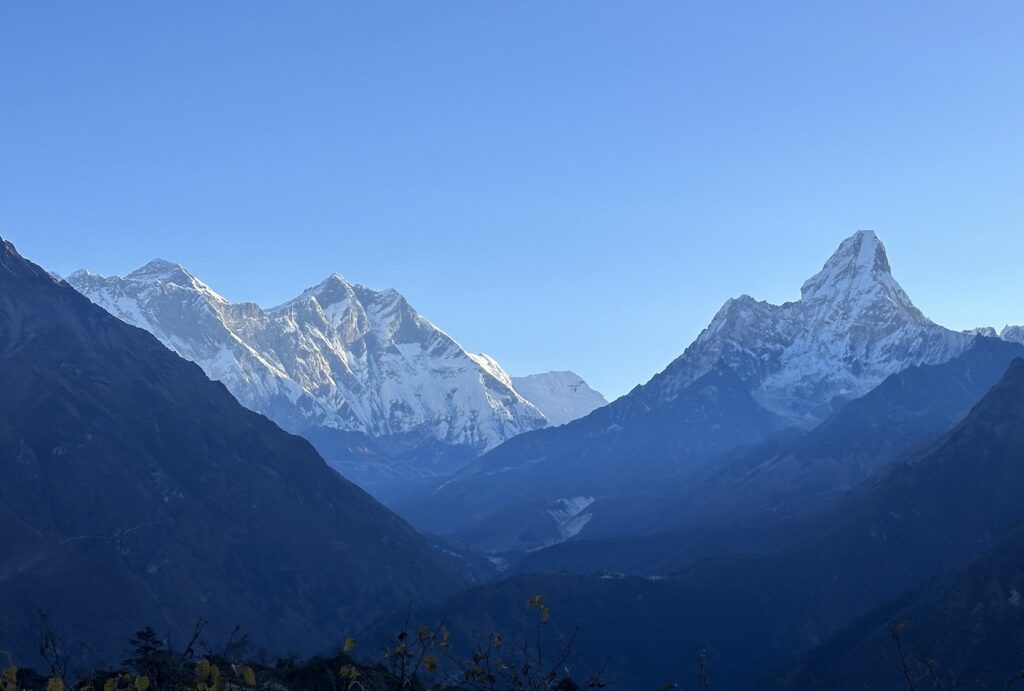 mt everest and ama dablam