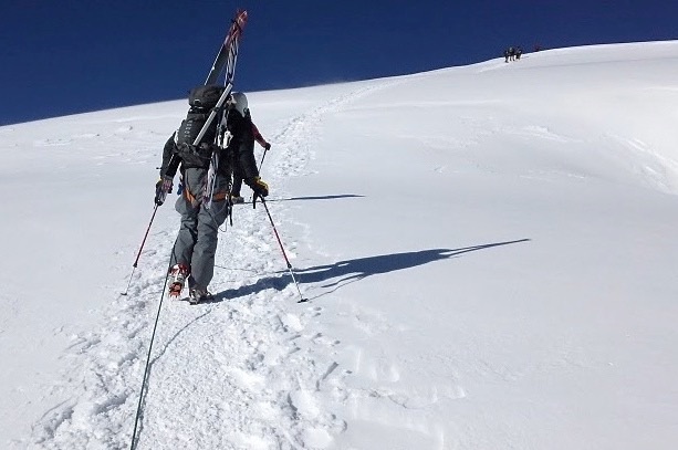 ski mera peak