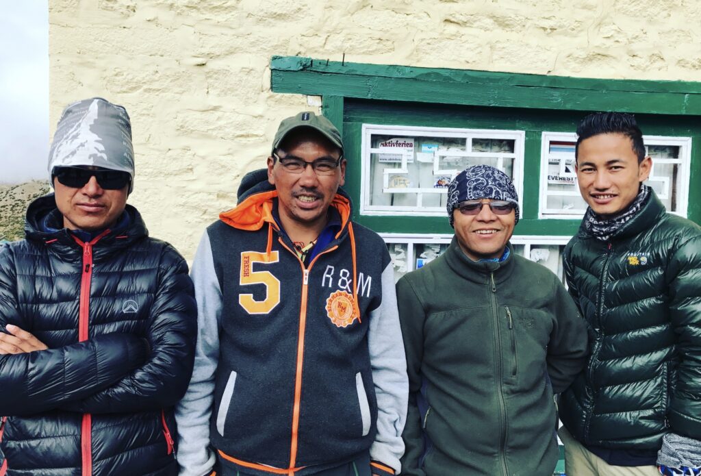 everest guides