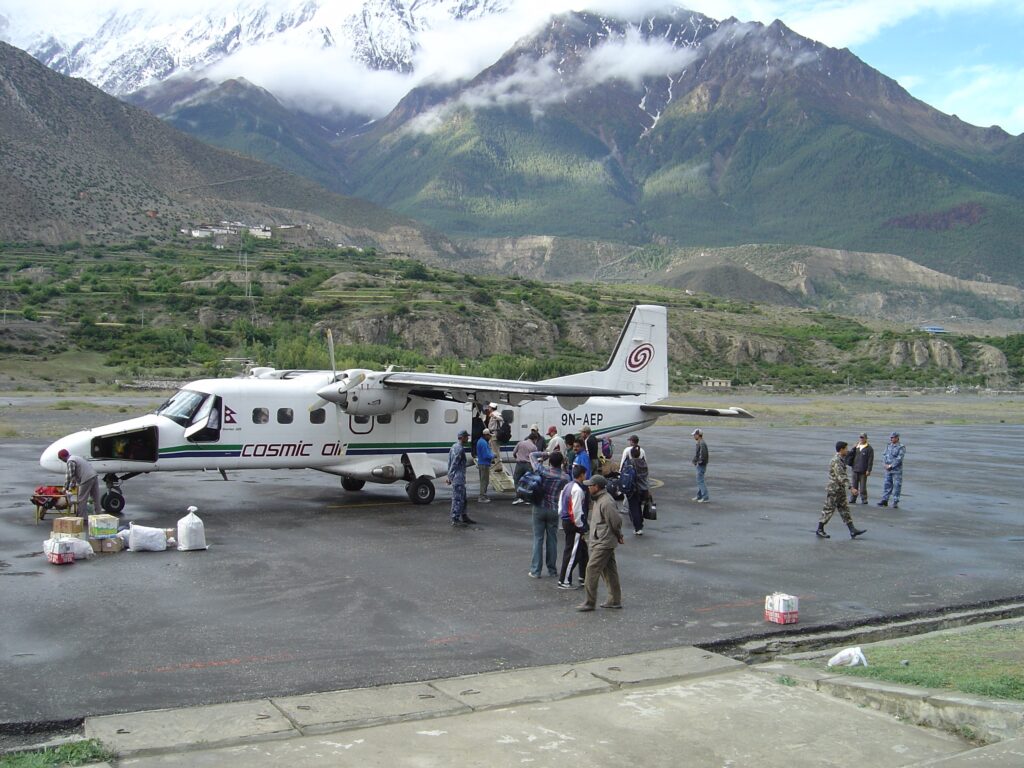 jomosom airport nepal