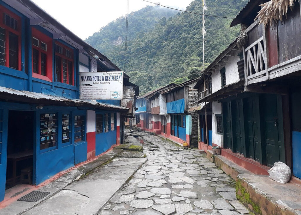 bhulbule village nepal on the way to chulu west