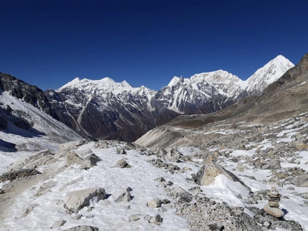 manaslu circuit trek