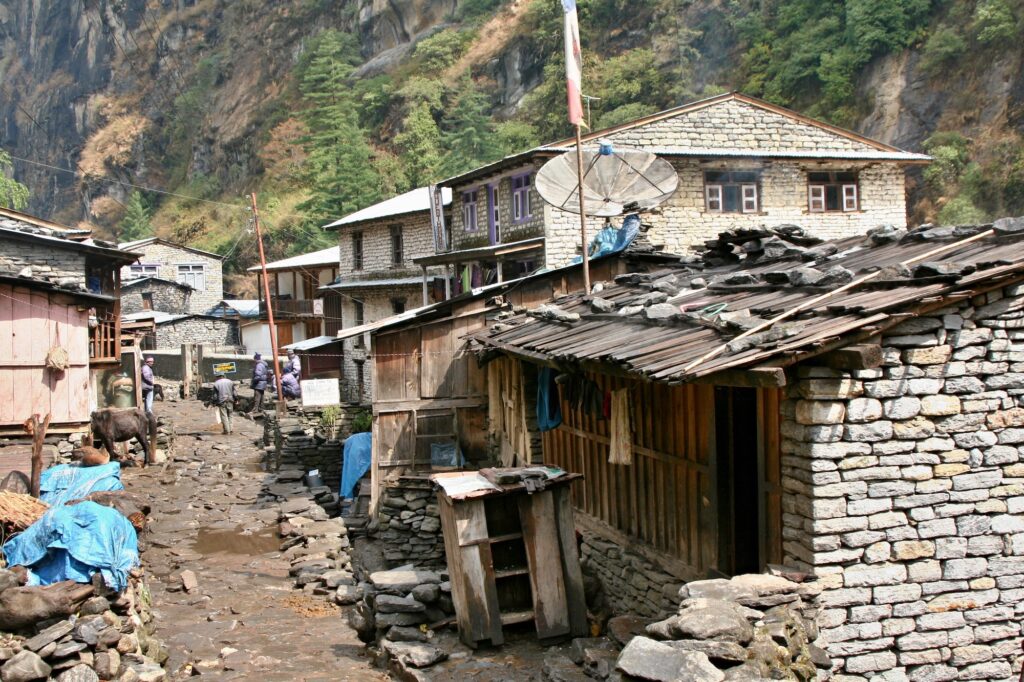 dharapani village on the way to chulu west