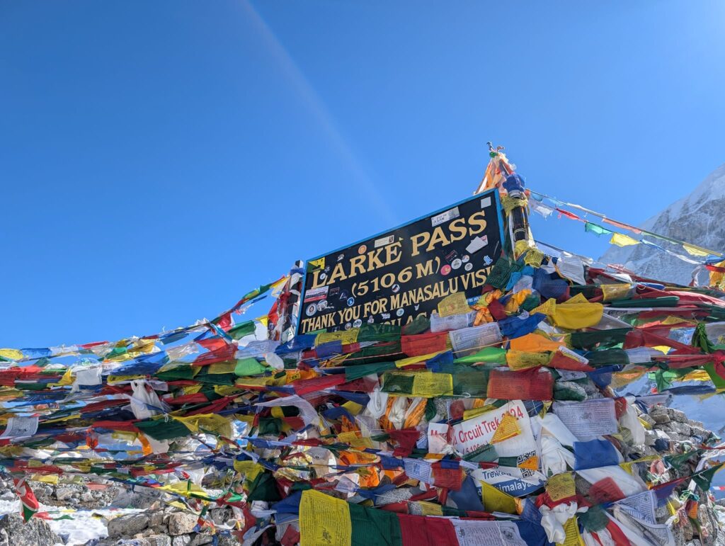 larke pass on the manaslu circuit trek