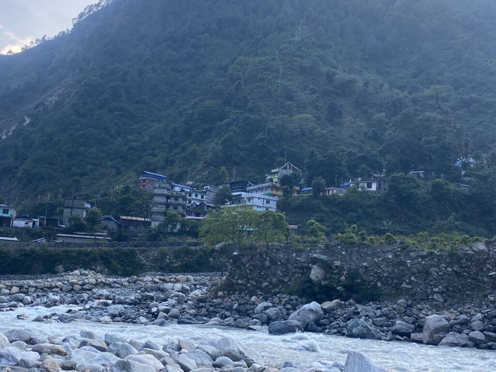 manaslu circuit trek