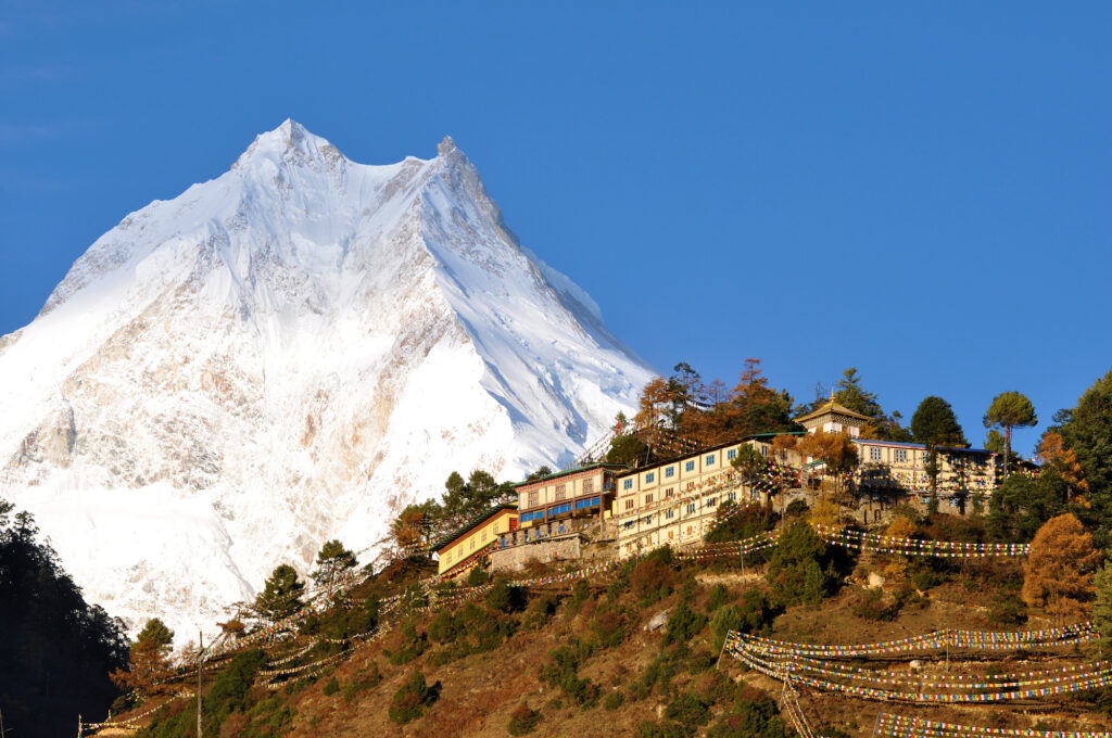 manaslu circuit trek