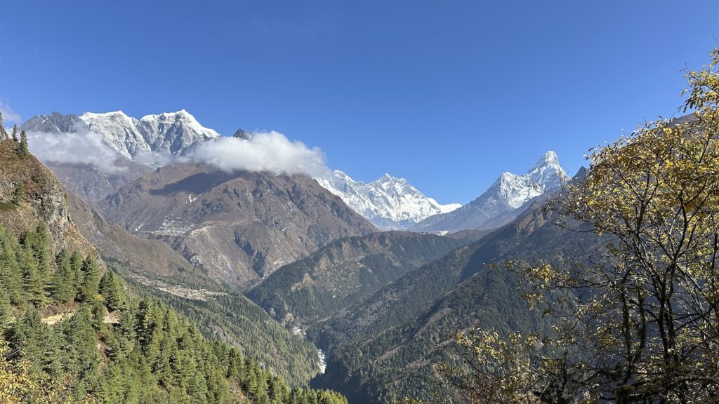 scenery on the short everest view trek