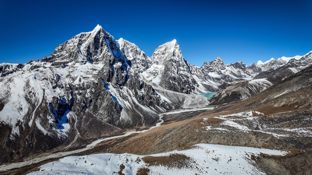 how difficult is the everest base camp trek
