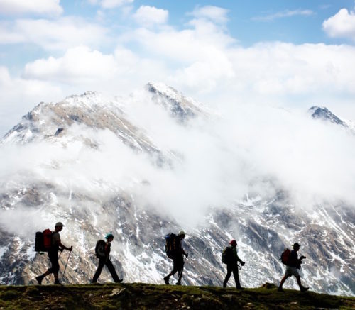 a typical day trekking in nepal